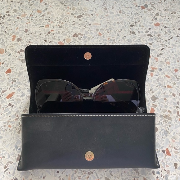 Sam Edelman Sunglasses - Picture 4 of 5